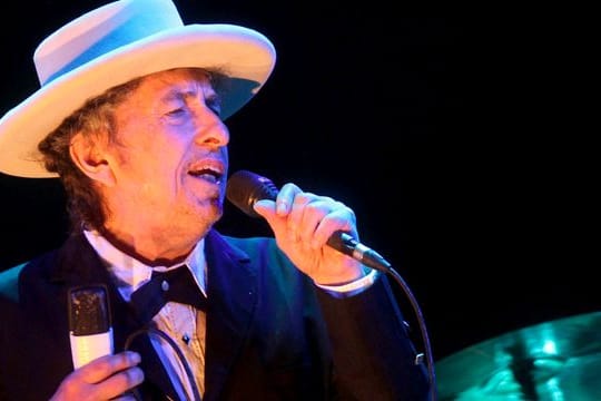 Bob Dylan, US-amerikanischer Singer-Songwriter, wird groß gefeiert.