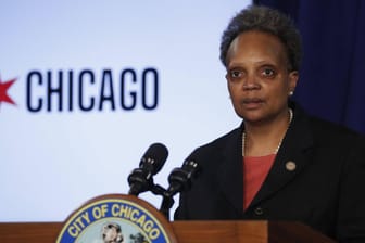Chicagos Bürgermeisterin Lori Lightfoot will zu ihrem zweijährigen Amtsjubiläum weißen Journalisten keine Interviews geben.