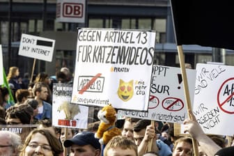 Demo gegen Upload-Filter in Berlin 2019: Der Bundestag hat die Urheberrechtsreform beschlossen.