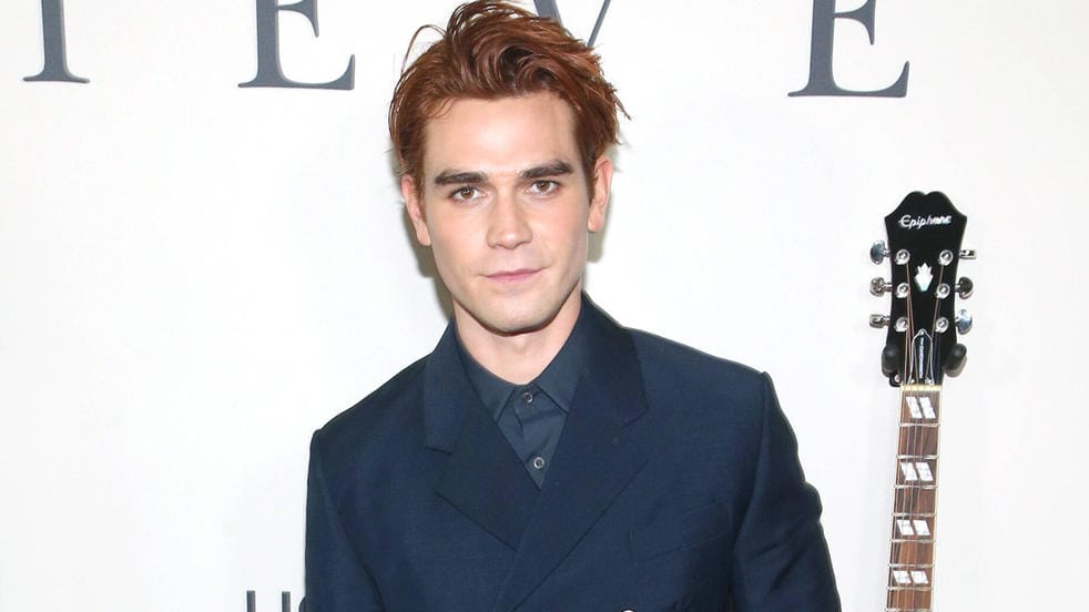 KJ Apa: Der 23-Jährige wird zum ersten Mal Papa.