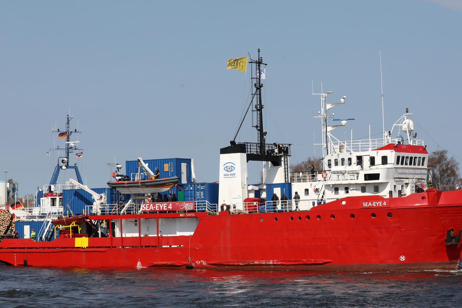 Seenotrettungsschiff "Sea-Eye 4": Von Pozzallo aus musste die Besatzung nach Sizilien fahren.