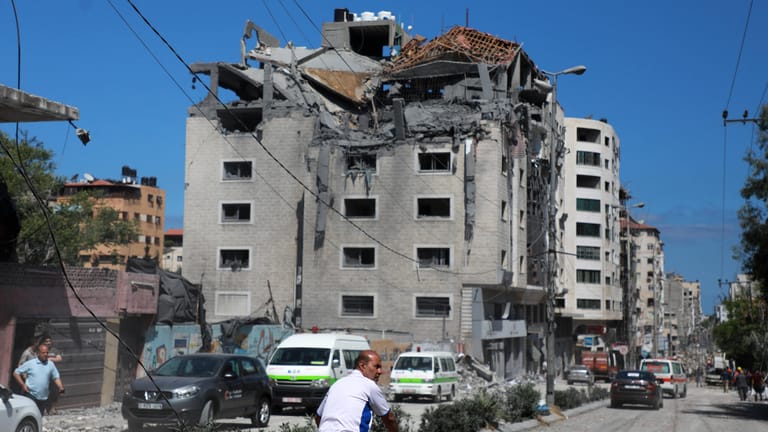Ein zerstörtes Gebäude in Gaza: Israel und militante Palästinenser haben am Freitag eine Feuerpause eingelegt.