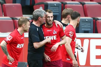 Trainer Friedhelm Funkel mit Dominick Drexler: Der FC Köln kämpft um den Klassenerhalt.