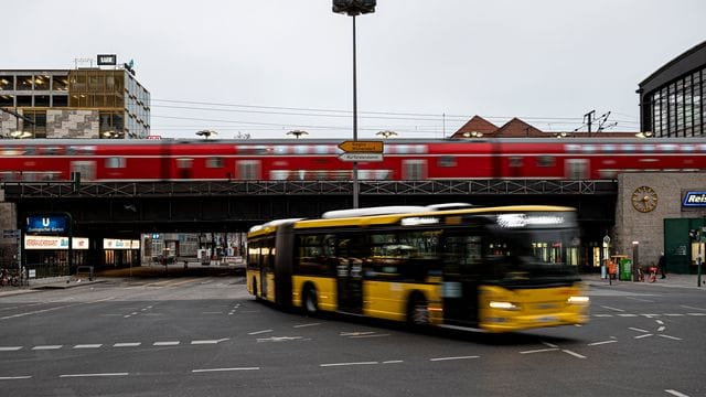 Eine Mobilitätsplattform könnte die Nutzung verschiedener Verkehrsmittel vereinfachen. Eine Mobilitätsplattform könnte die Nutzung verschiedener Verkehrsmittel vereinfachen.