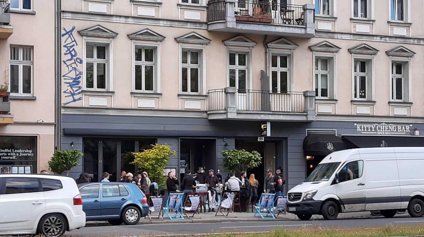 Die Kitty Cheng Bar in Mitte: Dort standen die Gäste größtenteils.