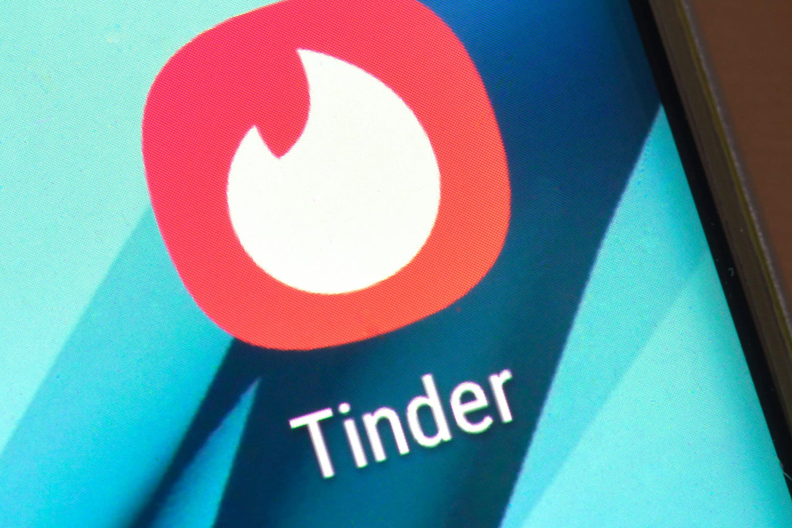 Tinder: In den USA werben Dating-Seiten für Corona-Impfungen.