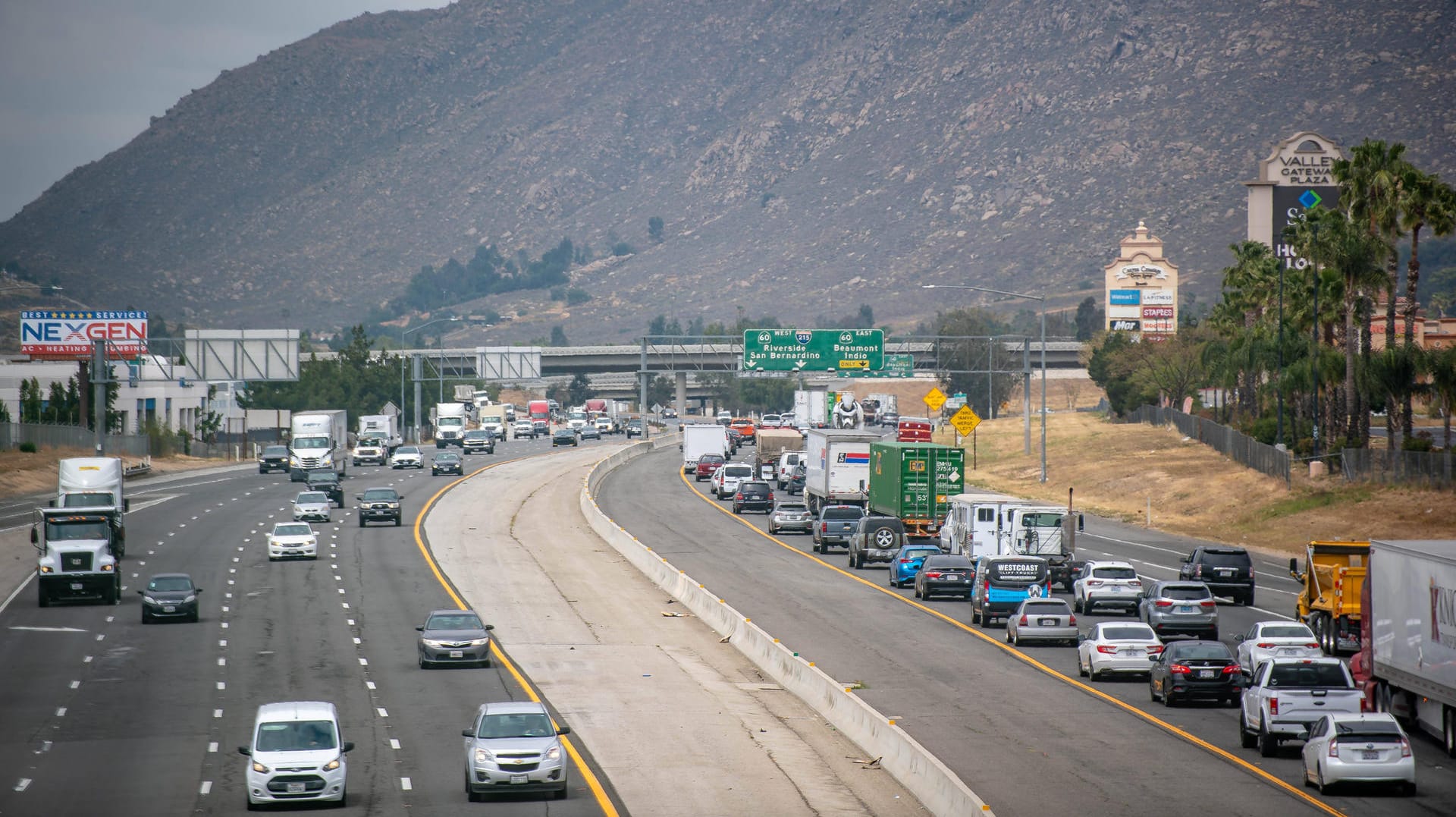 Kalifornien: In dem US-Bundesstaat ist ein Kind auf dem Rücksitz eines fahrenden Autos erschossen worden. Kalifornien: In dem US-Bundesstaat ist ein Kind auf dem Rücksitz eines fahrenden Autos erschossen worden.