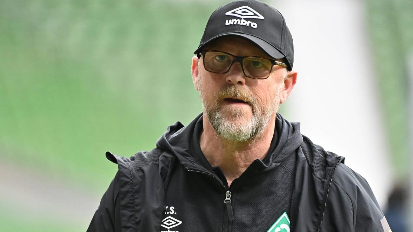 Am Boden zerstört: Werder-Trainer Thomas Schaaf.