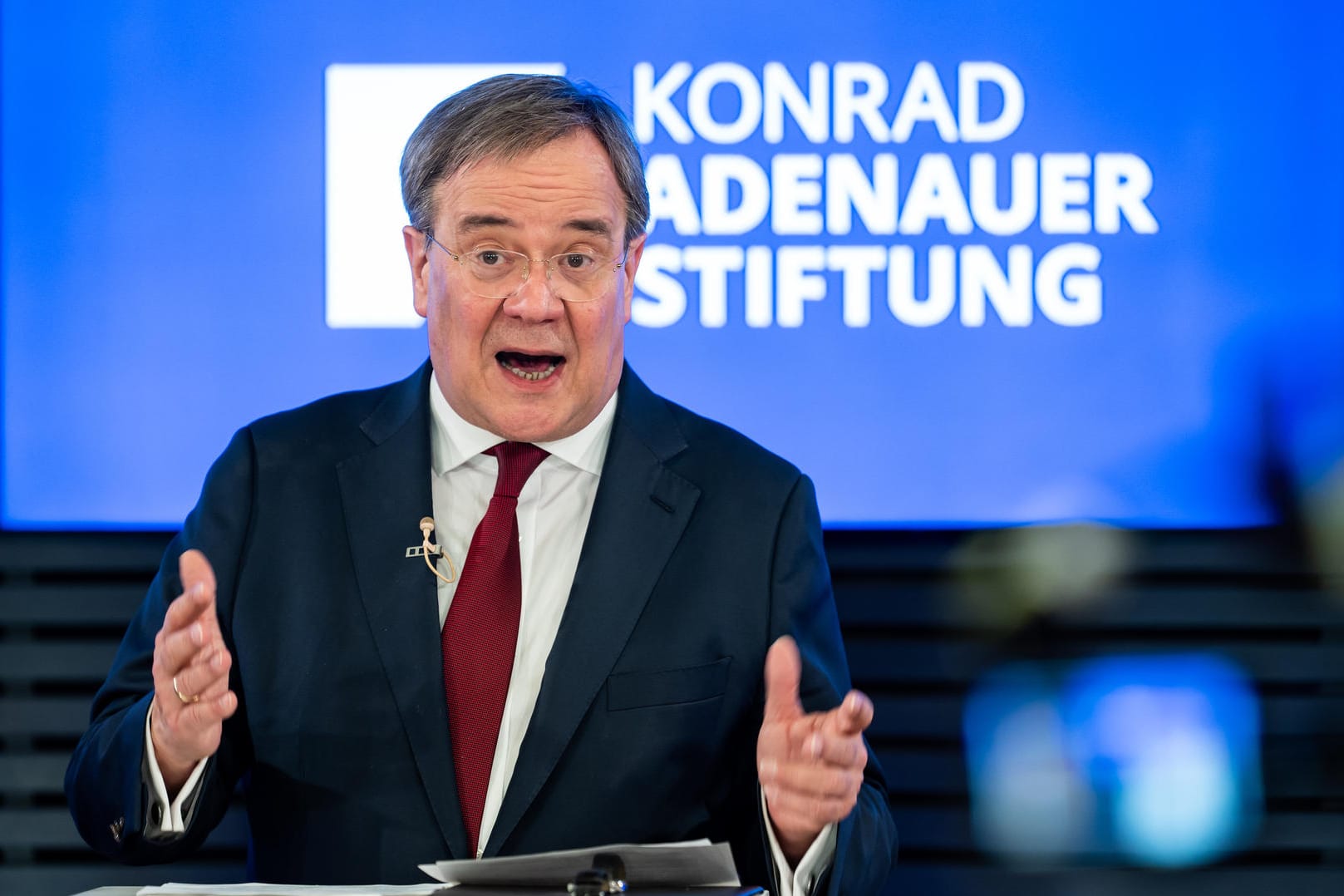 Armin Laschet bei der Adenauer-Konferenz (Archivbild). Derzeit liegt er mit der Union bei Umfragen vorn.