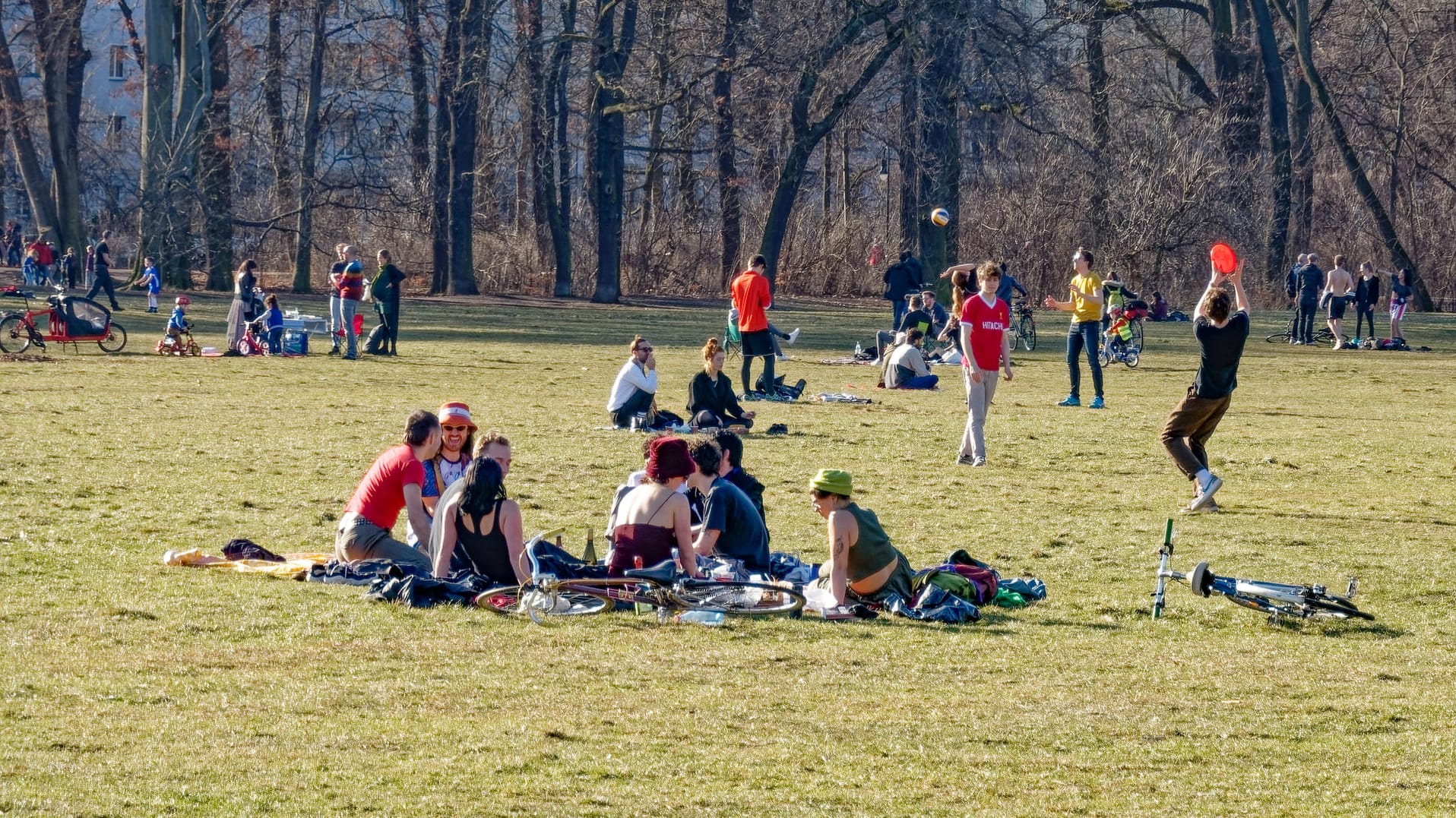 Treptower Park: Der Park ist ein beliebter Treffpunkt. Hier fanden schon zahlreiche illegale Partys statt. Treptower Park: Der Park ist ein beliebter Treffpunkt. Hier fanden schon zahlreiche illegale Partys statt.