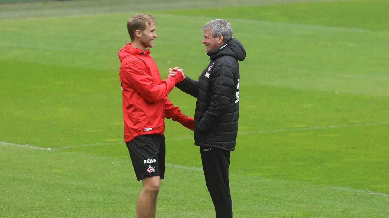 Friedhelm Funkel und Sebastian Andersson beim Training (Archivbild): Der FC-Coach ist noch unsicher, ob der Stürmer einsatzbereit ist.