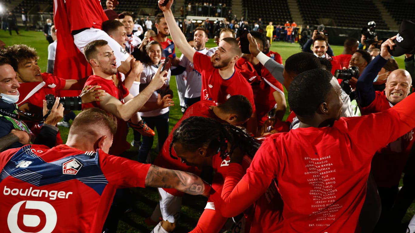 Am Ziel: Die Spieler des OSC Lille feiern den Meistertitel.