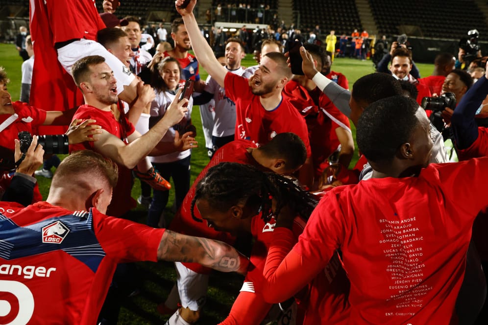 Am Ziel: Die Spieler des OSC Lille feiern den Meistertitel.