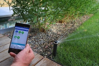 Vernetzte Gartenbewässerung: Smarthome-Anwendungen können das Leben leichter machen – wenn sie gut und sicher funktionieren.