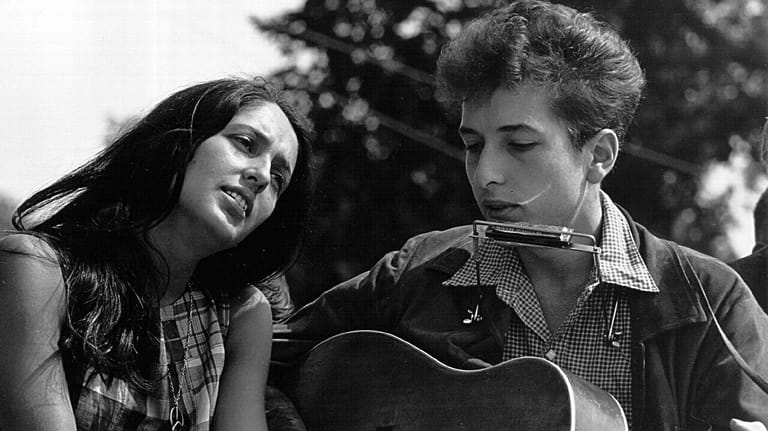 Bob Dylan gemeinsam mit Sängerin Joan Baez am 28. August 1963 in Washington D.C.