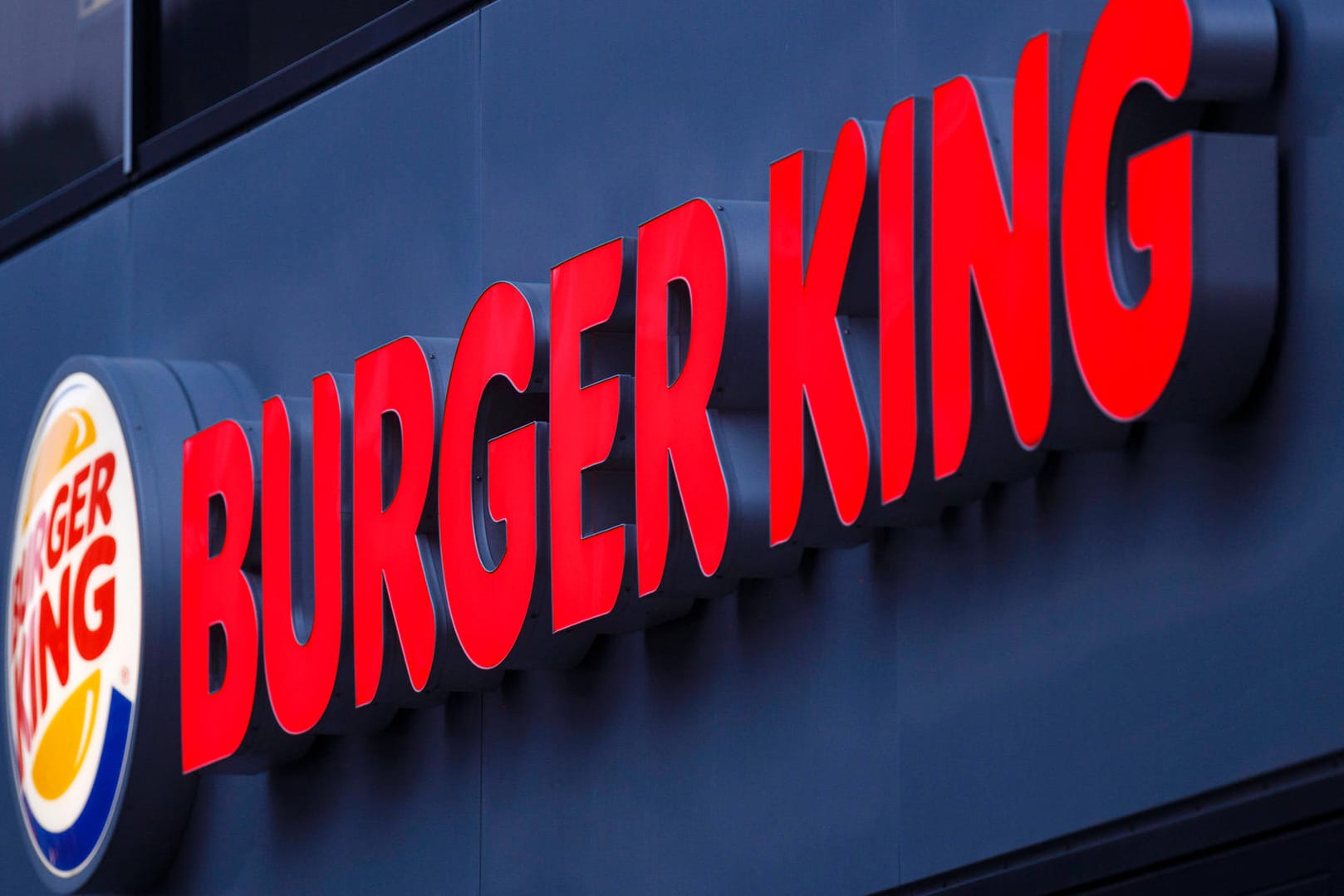 Logo der Fast-Food-Kette Burger King (Archivbild): In Köln soll ein Pop-up-Store öffnen mit einem vegetarischen Angebot.