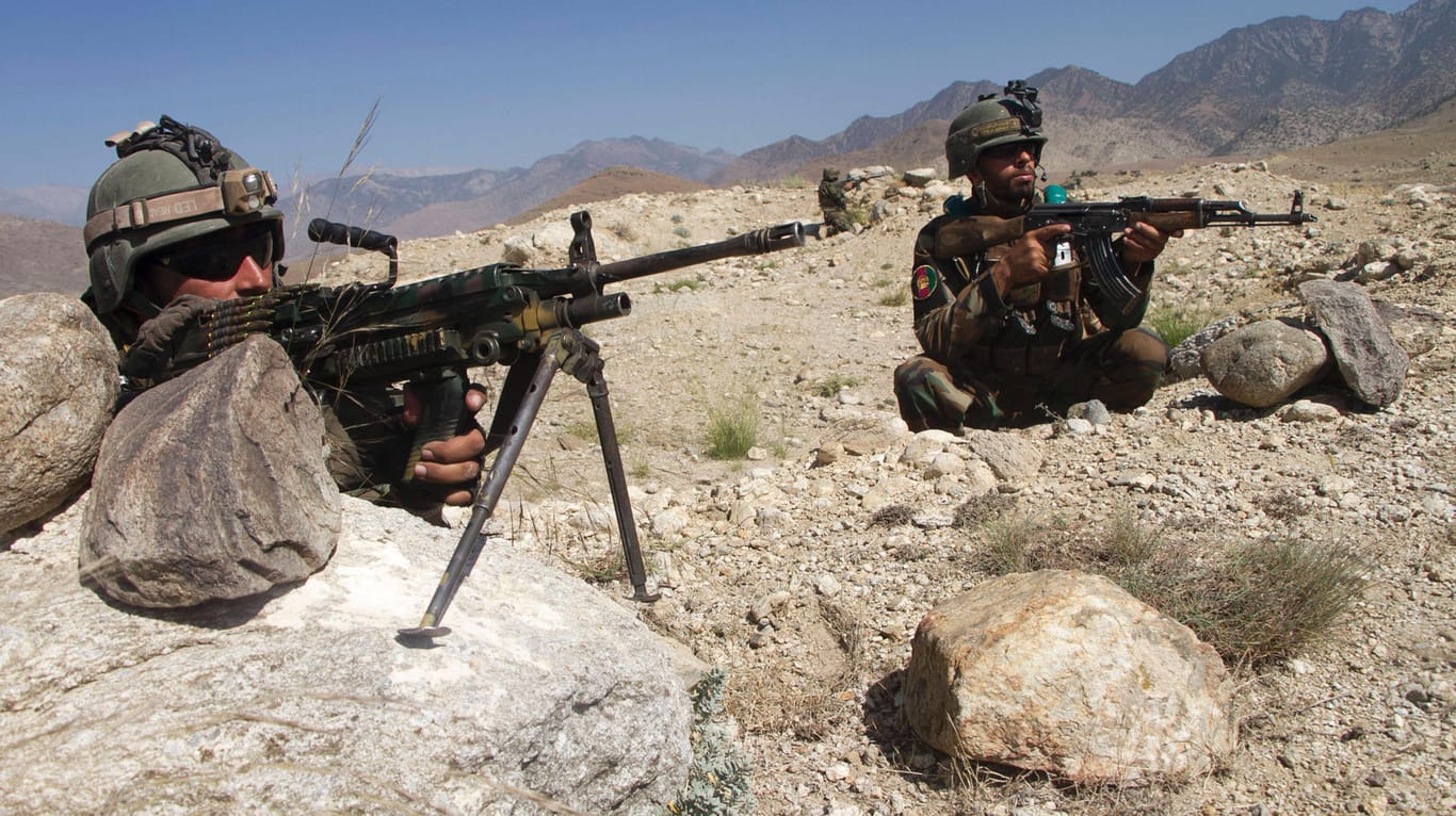 Afghanische Soldaten im Kampf gegen die Taliban: In der Nacht zu Montag kam es erneut zu Angriffen durch die radikal-islamistische Gruppe.