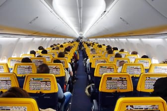 Flugzeugkabine einer Ryanair-Maschine: Das zur Landung in Minsk gezwungene Ryanair-Flugzeug sorgt international für Aufregung.
