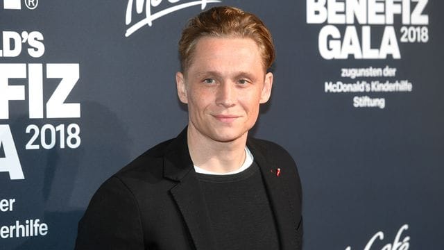 Matthias Schweighöfer konzentriert sich derzeit wegen der Corona-Pandemie auf das Schauspielern. Matthias Schweighöfer konzentriert sich derzeit wegen der Corona-Pandemie auf das Schauspielern.