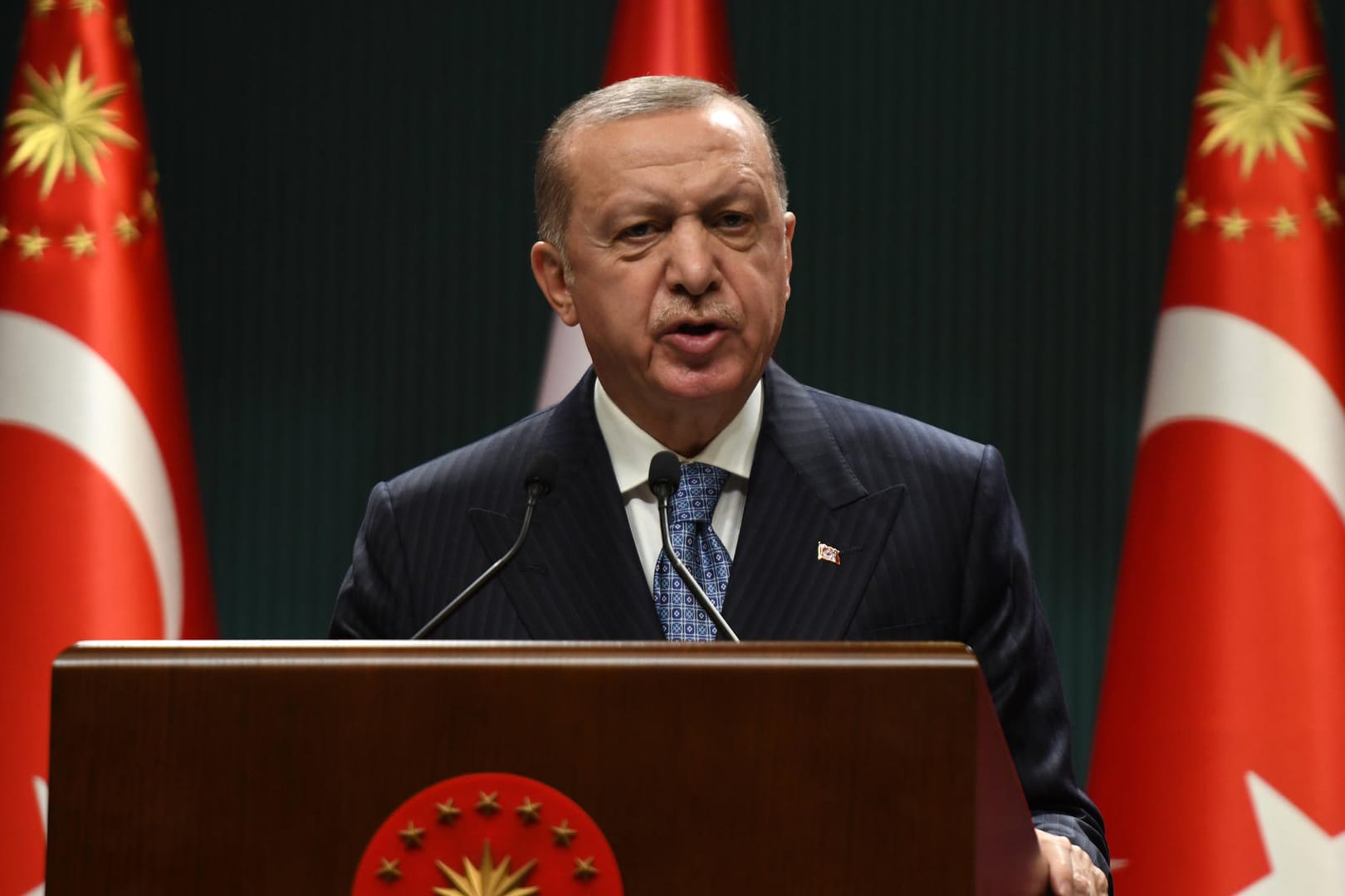 Recep Tayyip Erdoğan: Der türkische Präsident hat einen Zentralbanker entlassen.