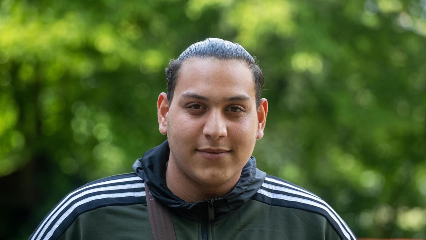 Aziz (18): Er ist beim Jugend- und Gemeinschaftszentrum Glashütte.