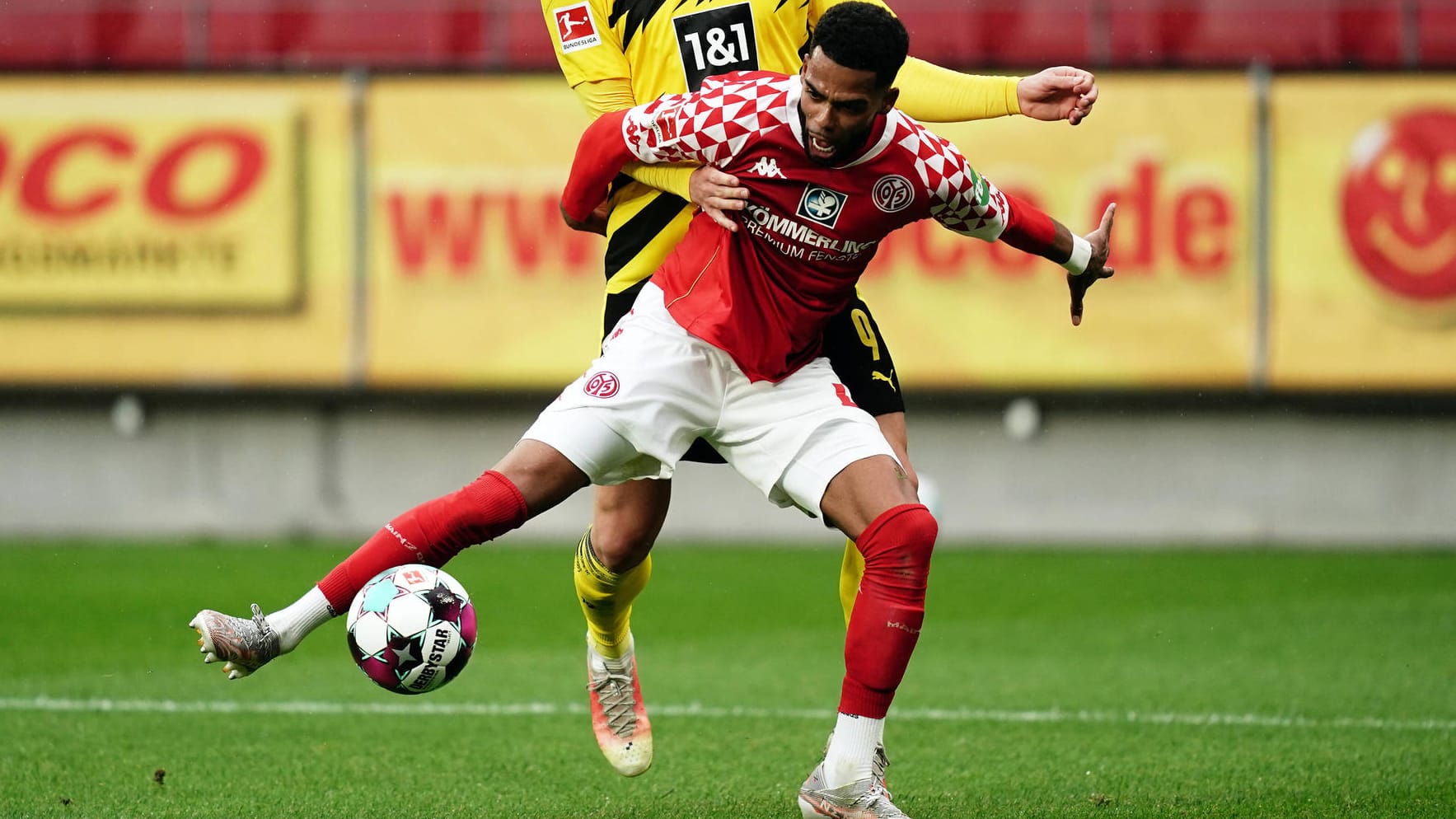 Möglicherweise bald im BVB-Trikot: Jeremiah St. Juste (vo.) soll das Interesse der Dortmunder auf sich gezogen haben. Möglicherweise bald im BVB-Trikot: Jeremiah St. Juste (vo.) soll das Interesse der Dortmunder auf sich gezogen haben.
