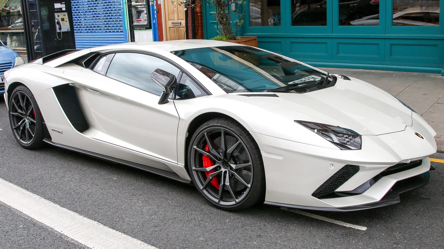 Ein Lamborghini Aventador in London (Symbolbild): Der Sportwagenhersteller gehört zum VW-Konzern.