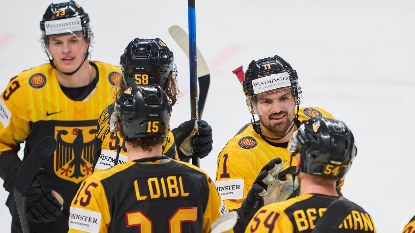 Pure Freude: Die deutschen Spieler nach dem Tor zum 3:1 gegen Kanada.