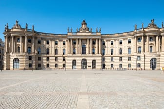 Humboldt Universität Berlin: Die renommierte Universität will – wie alle anderen Berliner Hochschulen – ab dem 4. Juni langsam zu mehr Präsenz zurückkehren.