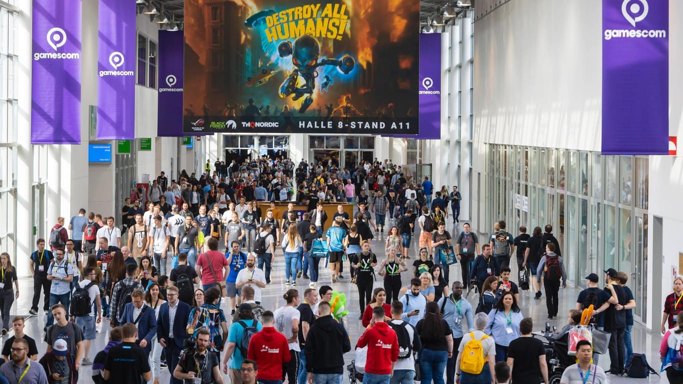 Besucherandrang bei der Gamescom vor zwei Jahren (Archivbild): Auch in diesem Jahr muss die Spielemesse nochmals digital stattfinden.