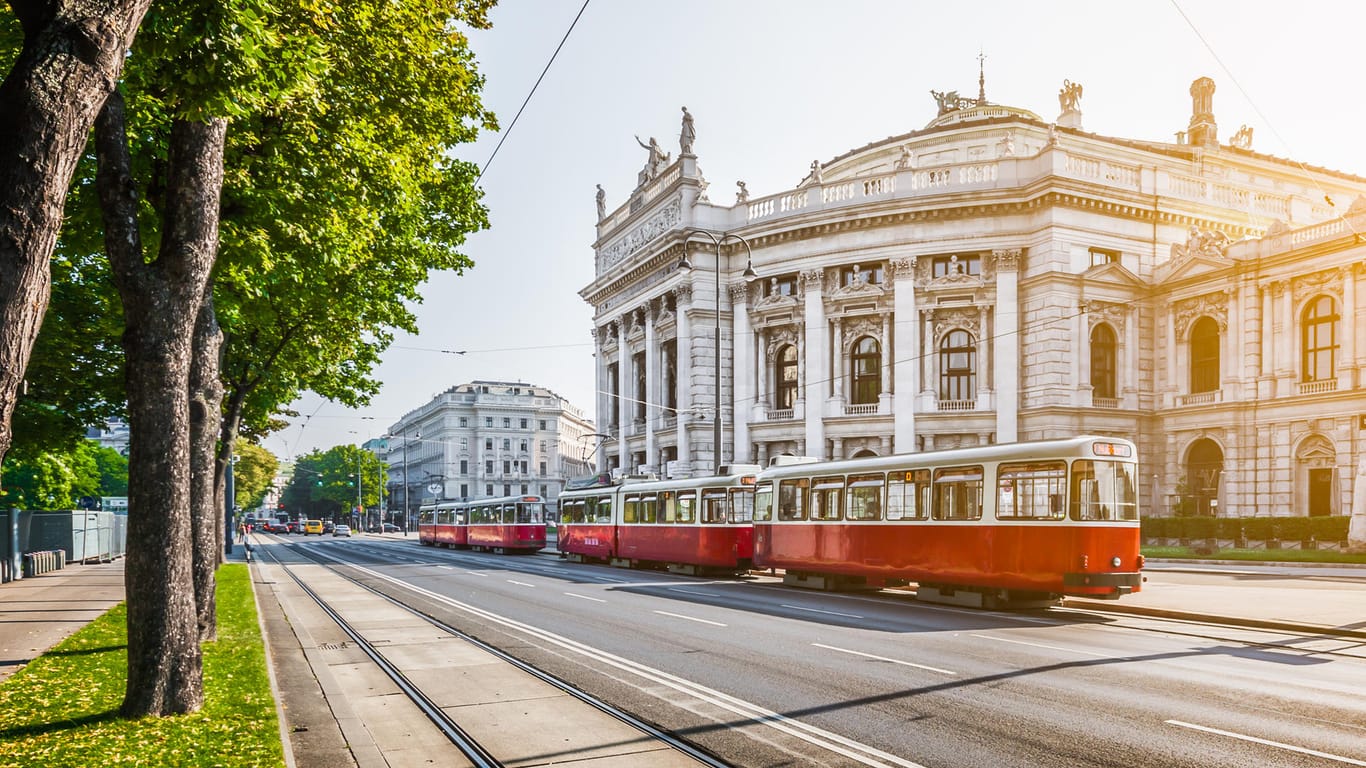 Wiener Sehenswürdigkeiten: Stephansdom, Hofburg und Staatsoper sind vom Hotel fußläufig erreichbar.