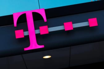 Das Logo der Deutschen Telekom: Der Mobilfunkanbieter hat neue Tarife vorgestellt, mit denen Kunden deutschlandweit auf unbegrenztes Datenvolumen zugreifen können.