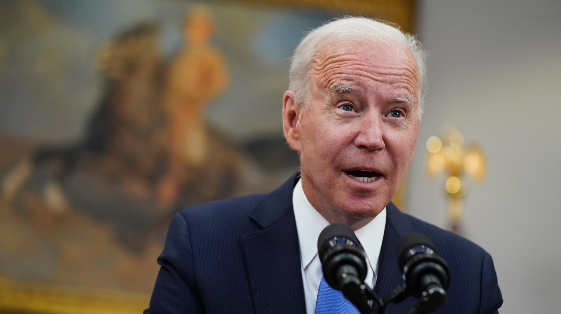 Joe Biden bei einer Rede im Weißen Haus in Washington: Der US-Präsident hat von seinen Geheimdiensten genauere Informationen über den Ursprung des Corona-Virus angefordert (Archivfoto).