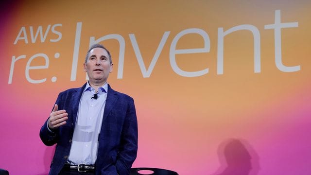 Andy Jassy spricht über eine neue Initiative mit der NFL während der AWS re:Invent 2019.