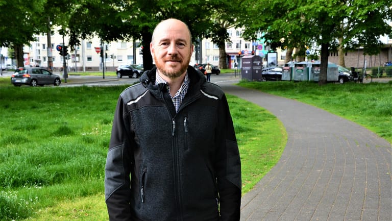 Aaron Knappstein beim Gespräch in Köln: Der Nahostkonflikt beschäftigt den Präsidenten des jüdischen Karnevalvereins Kölsche Kippa Köpp.