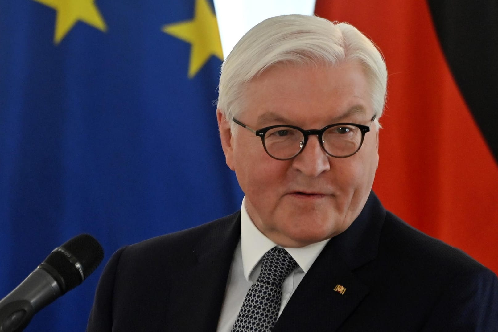 Frank-Walter Steinmeier bei einer Rede im Schloss Bellevue: In der Corona-Pandemie habe die Politik laut dem Bundespräsidenten Fehler begangen.