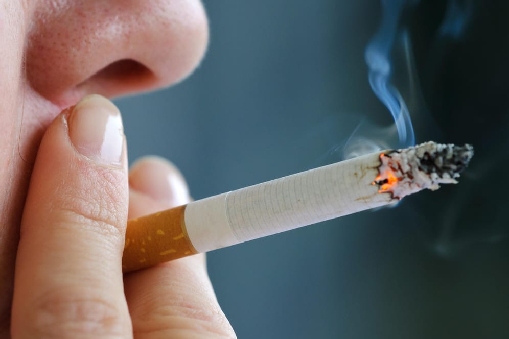Rauchen: Trotz Aufklärungskampagnen und Warnungen von Ärzten nimmt der Konsum zu.