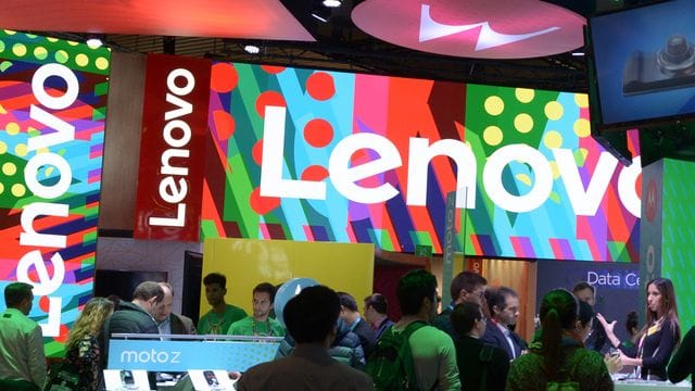 Der Stand des weltgrößten PC-Hersteller Lenovo und seiner Marke Motorola auf dem Mobile World Congress in Barcelona. Der Stand des weltgrößten PC-Hersteller Lenovo und seiner Marke Motorola auf dem Mobile World Congress in Barcelona.