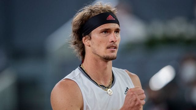Trifft beim French-Open-Auftakt auf einen Qualifikanten: Alexander Zverev. Trifft beim French-Open-Auftakt auf einen Qualifikanten: Alexander Zverev.