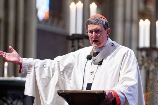 Kardinal Rainer Maria Woelki (Archivbild): Der Erzbischof von Köln soll gegen Kirchenrecht verstoßen haben.