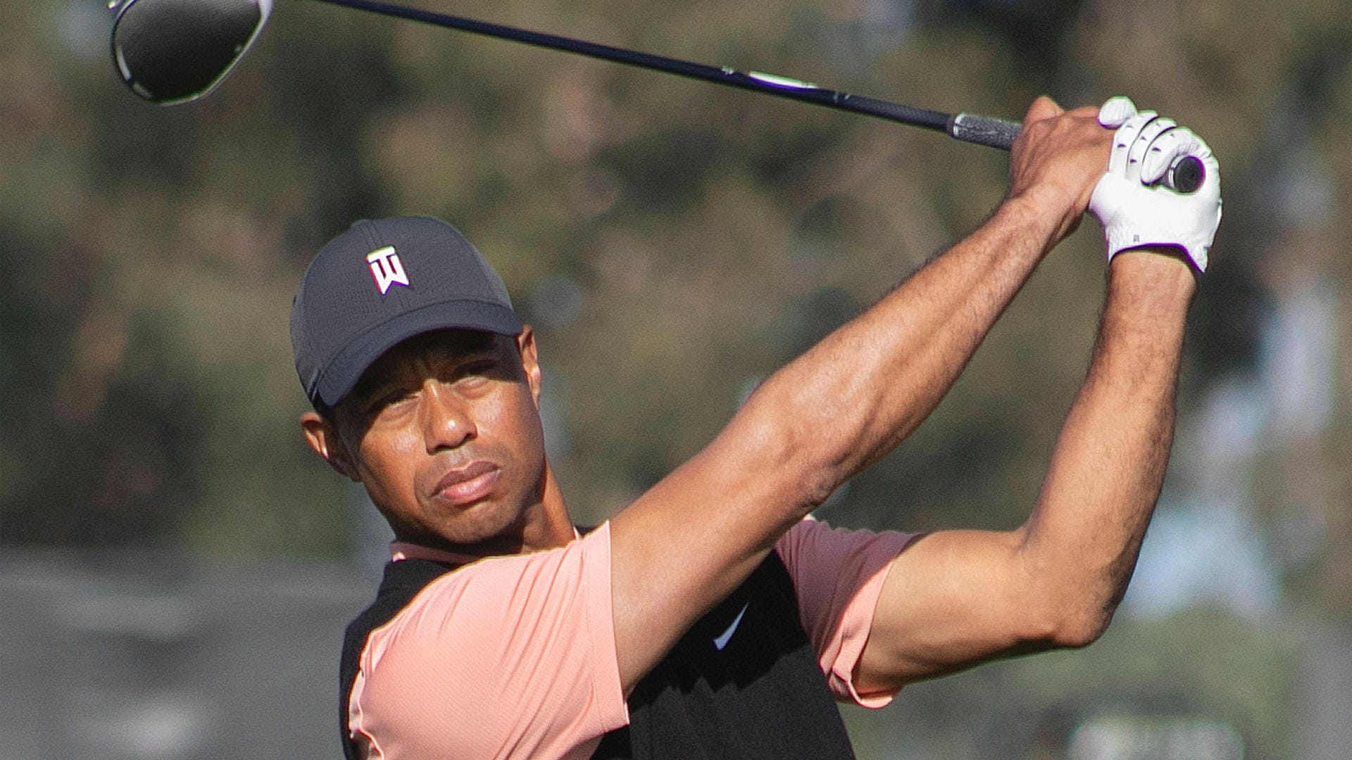 Tiger Woods: Der Golf-Star ist momentan in Reha, arbeitet daran, wieder Laufen zu können.