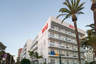 Ein Riu-Hotel auf Mallorca: Tui will seine Anteile an der Hotelkette verkaufen, den Betrieb aber weiter fortführen.