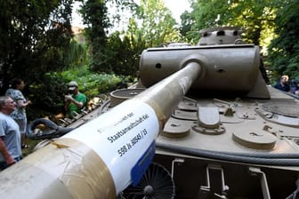 Ein "Panther" Kampfpanzer steht in Heikendorf