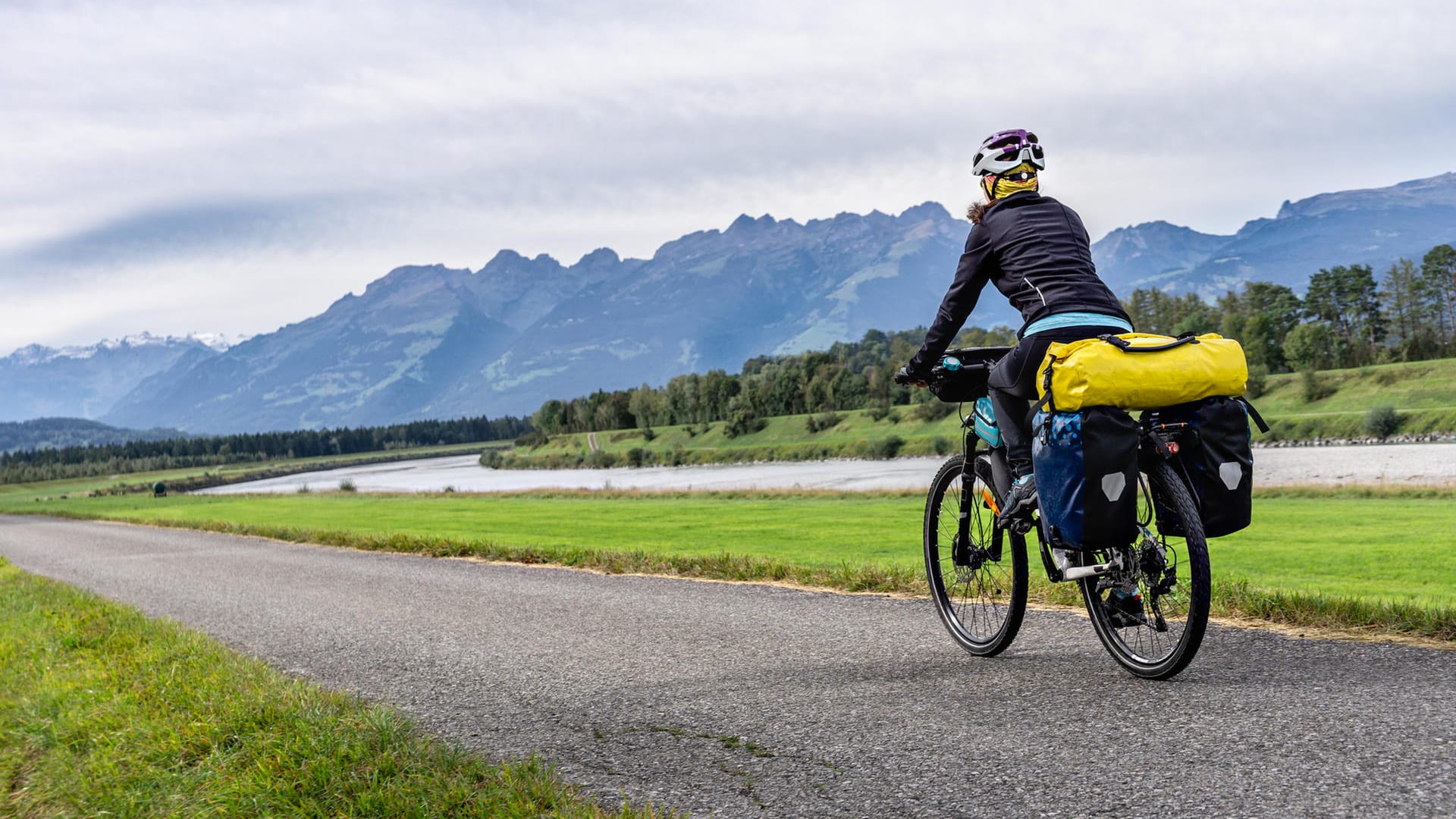 Mit der richtigen Ausrüstung macht eine Fahrradtour im Urlaub noch mehr Spaß.