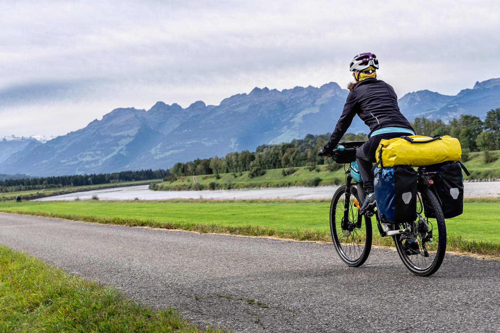 Mit der richtigen Ausrüstung macht eine Fahrradtour im Urlaub noch mehr Spaß.