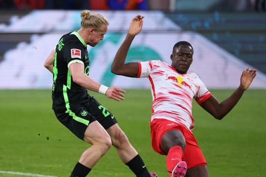Ibrahima Konaté (r) wechselt nach Liverpool.