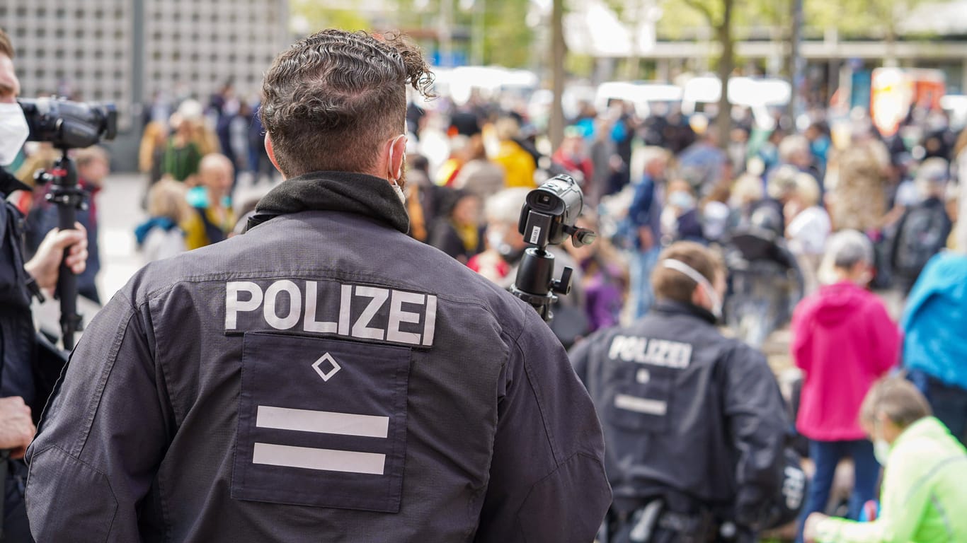 Berlin: Eine Studie soll nun zeigen, ob die Polizei in der Hauptstadt tatsächlich ein Rassismusproblem hat.