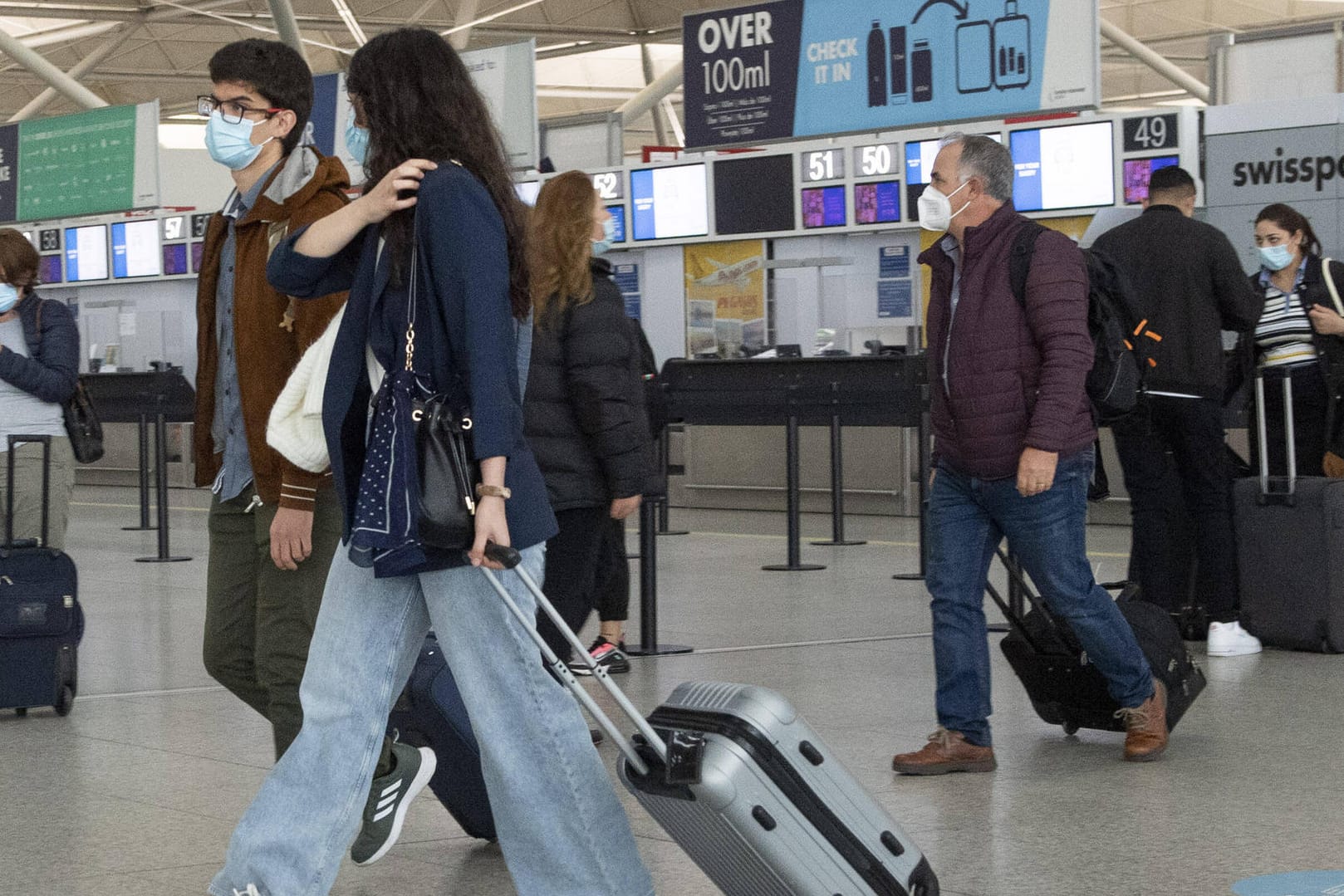 Menschen am Flughafen Stansted: England weist seit dem Brexit mehr EU-Bürger ab.