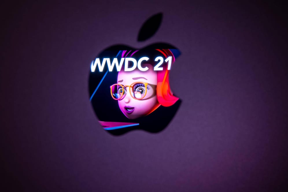 Die Einladung zur WWDC spiegelt sich im Apple-Logo: Was auf der Entwicklerkonferenz im Juni gezeigt werden könnte