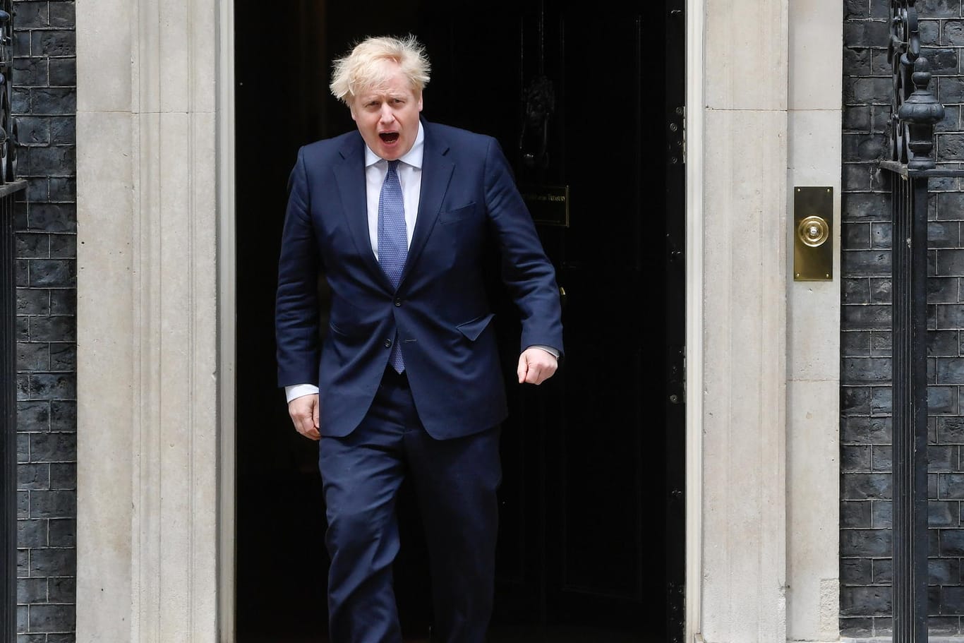 Boris Johnson vor der Downing Street No.10 in London: Großbritanniens Premierminister war wegen Luxusrenovierungen seiner Dienstwohnung in Kritik geraten.